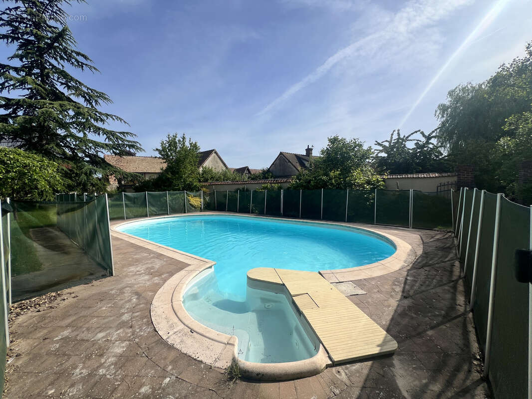 Maison à HOUDAN