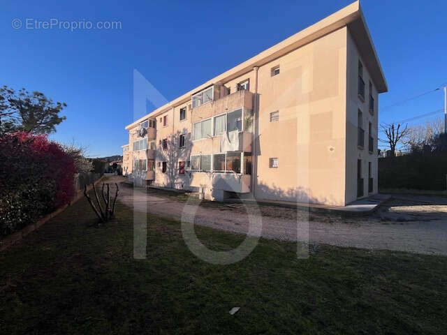 Appartement à PEYROLLES-EN-PROVENCE