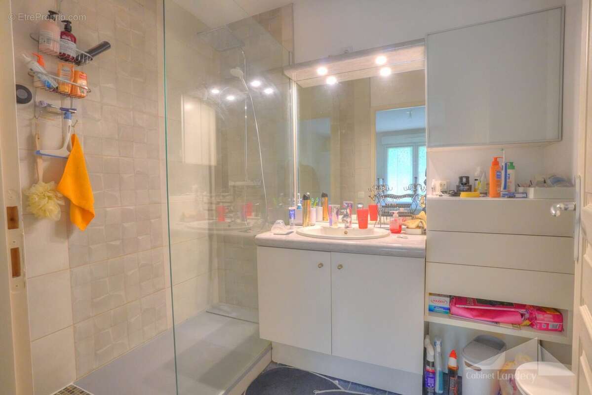 Appartement à SERGY