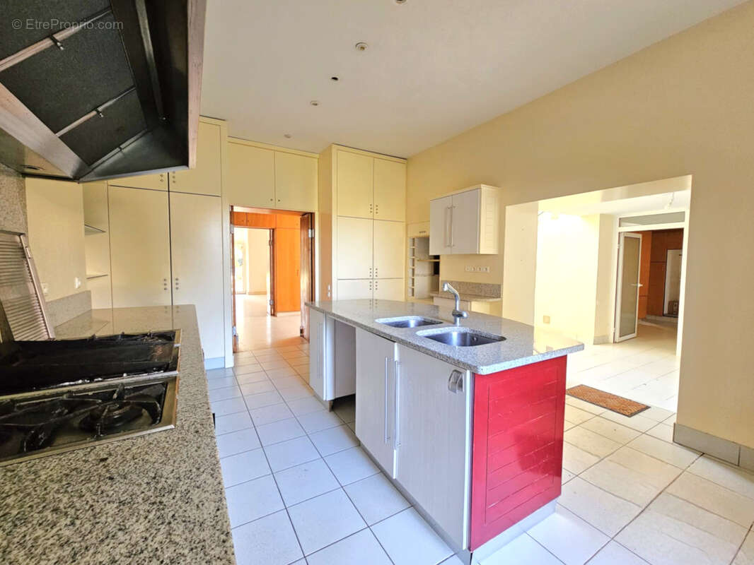 Demeure de caractère au cœur de la ville   450m2 -10 chambres- piscine sur parc de 8000m2 Coliving-Coworking- - photo 29