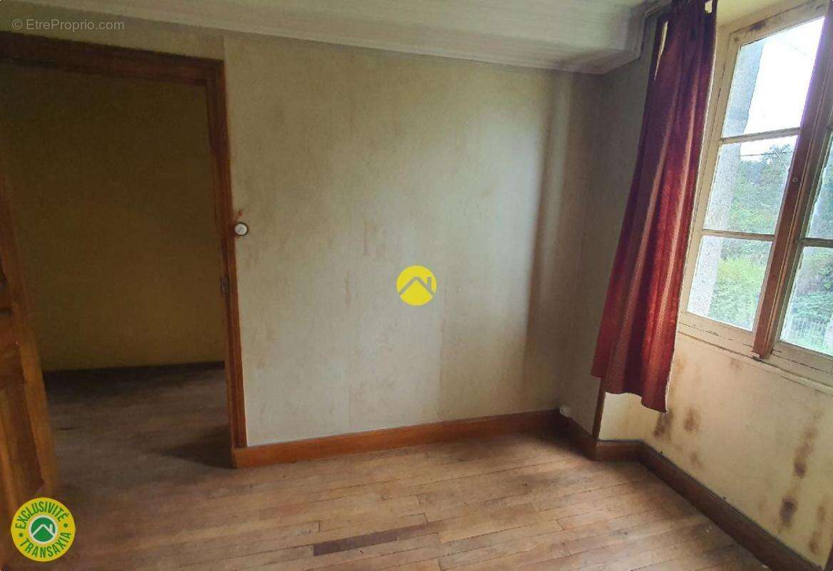 Maison à PEYRAT-LA-NONIERE