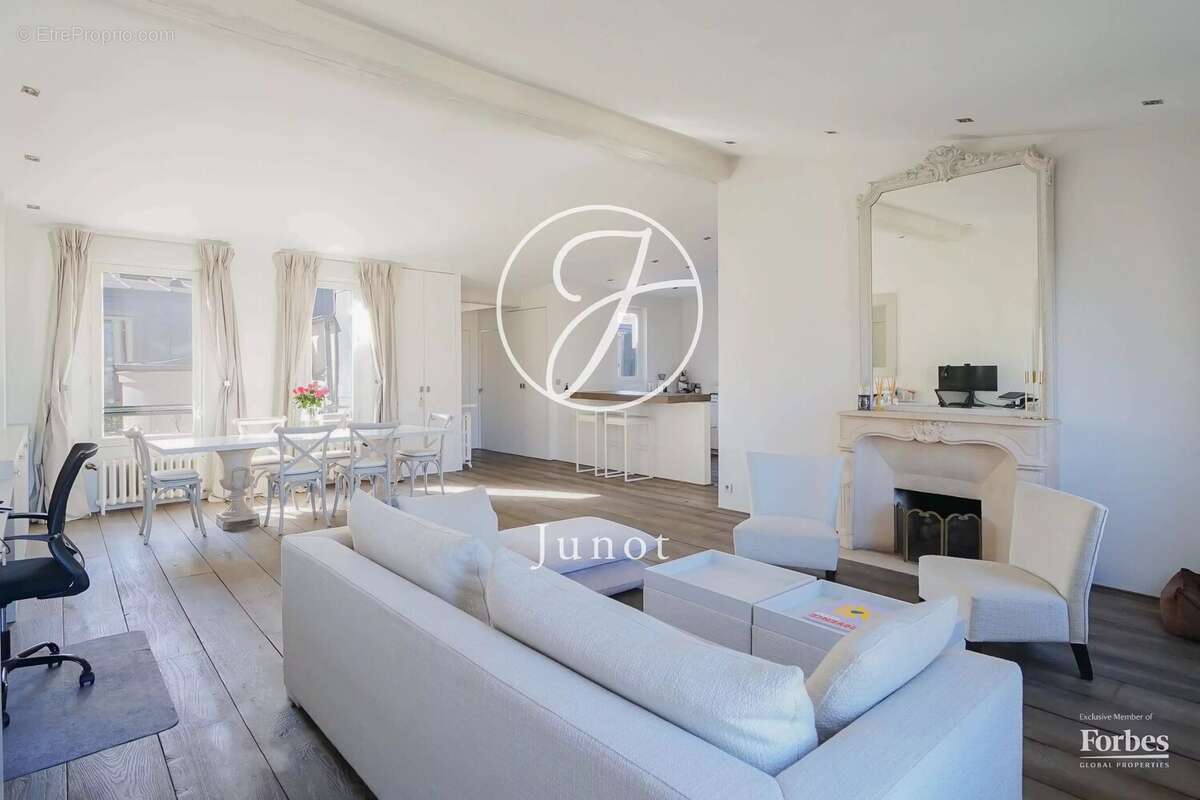 Appartement à PARIS-7E