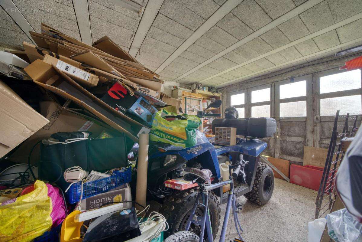 Maison à SAINT-JEAN-D'ANGELY