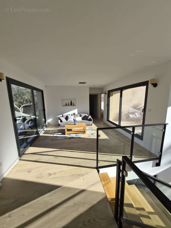 Maison à PLAN-DE-LA-TOUR