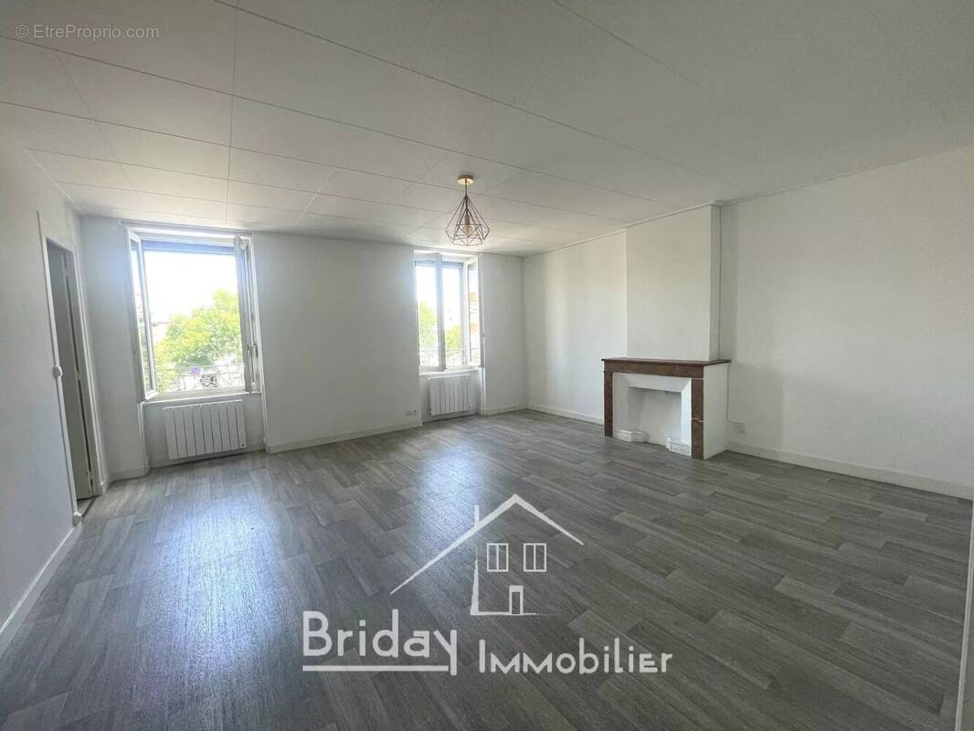 Appartement à SAINT-SYMPHORIEN-D'OZON