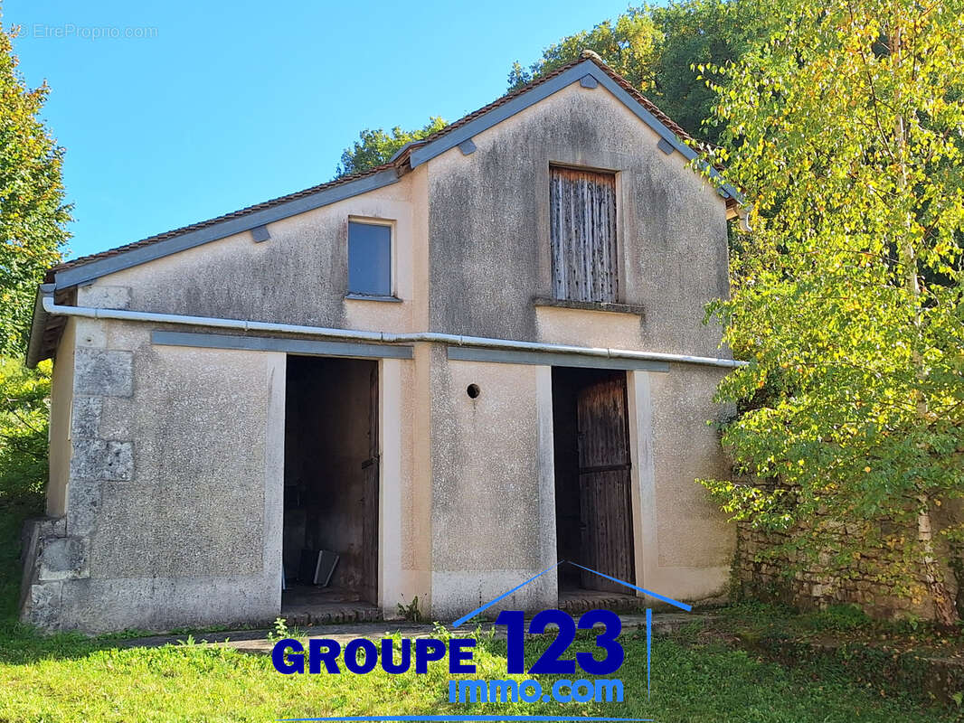 Maison à ESCAMPS