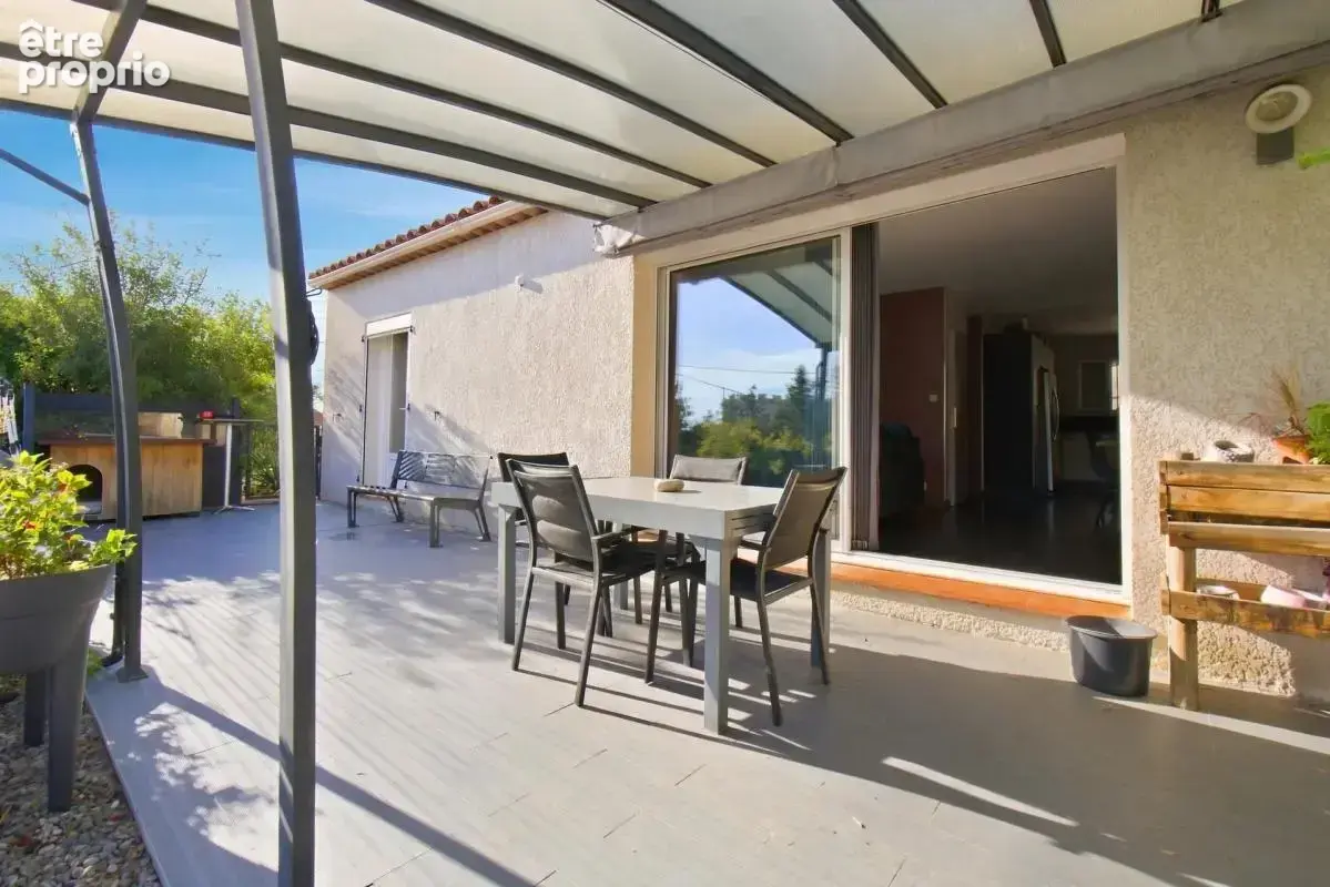 Maison individuelle 4 pièces – 92 m² – Plain-pied – Piscine – Domaine privé – Terrain 730 m² - photo 3