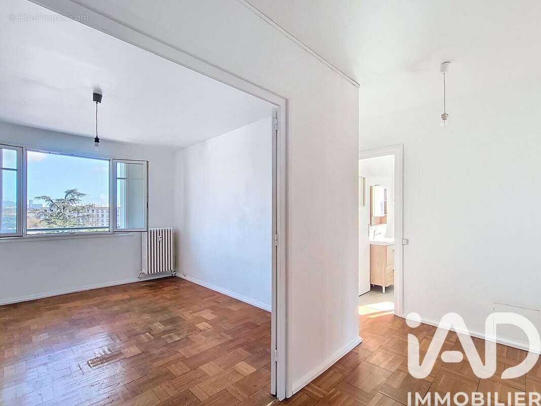 Photo 3 - Appartement à TASSIN-LA-DEMI-LUNE