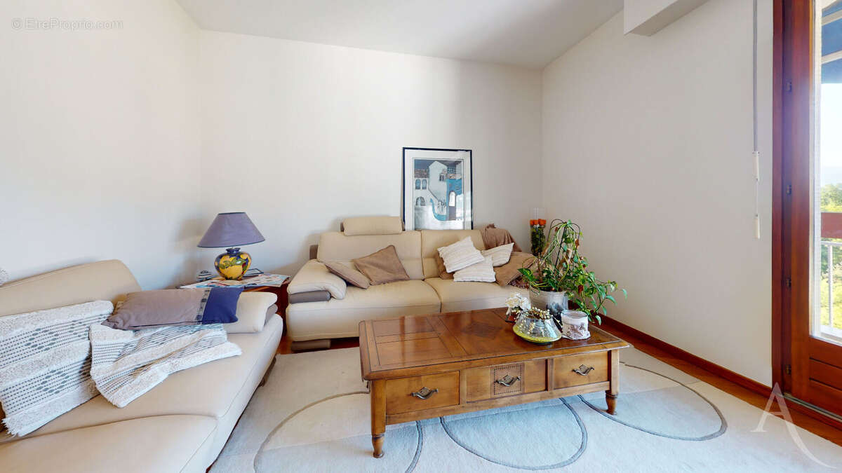 Appartement à SAINT-EGREVE