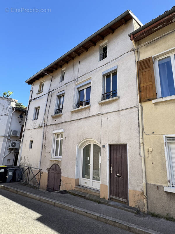 Appartement à SAINT-GENIS-LAVAL