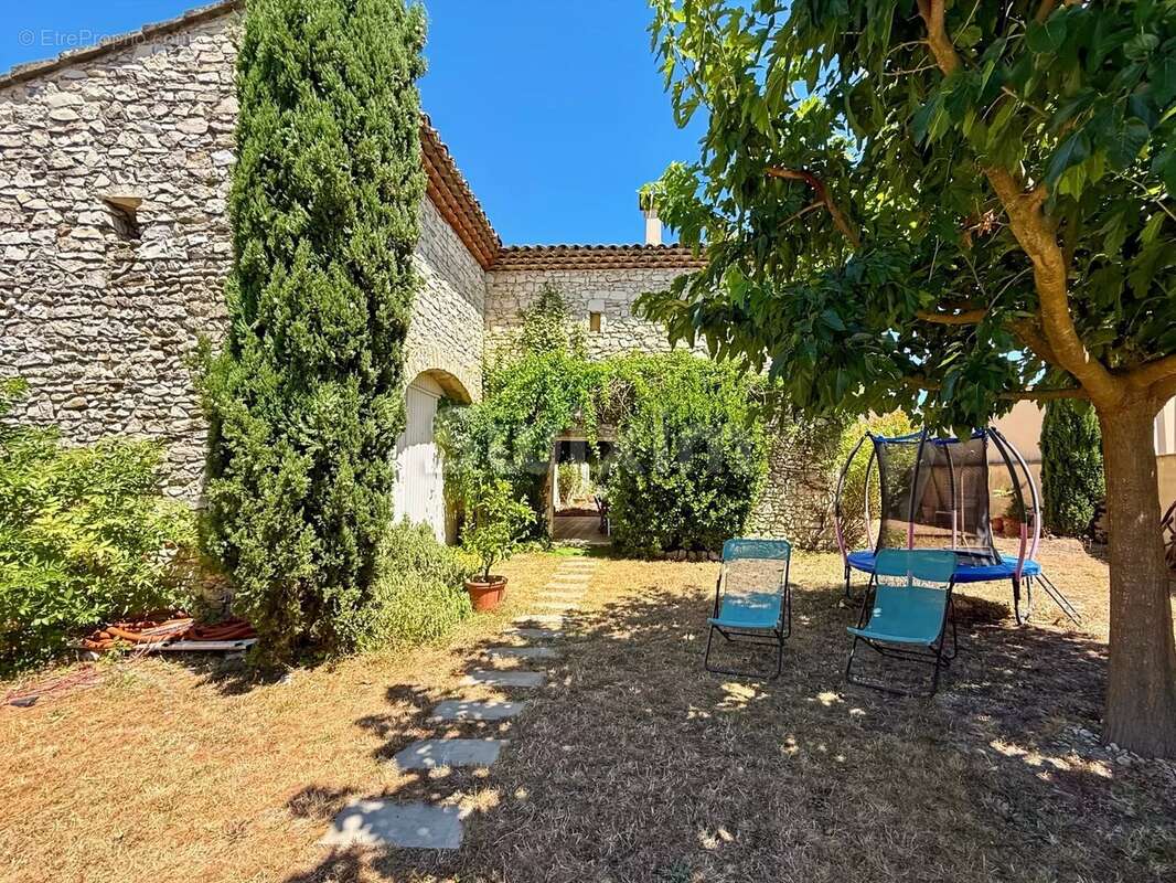 Maison à SAINT-MARCEL-LES-SAUZET