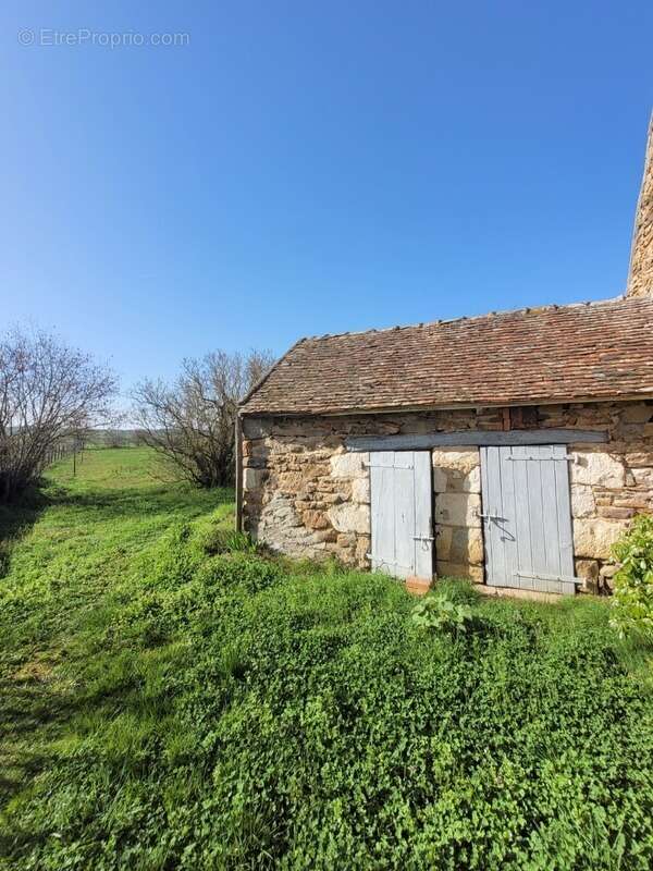 Maison à SAINT-QUINTIN-SUR-SIOULE