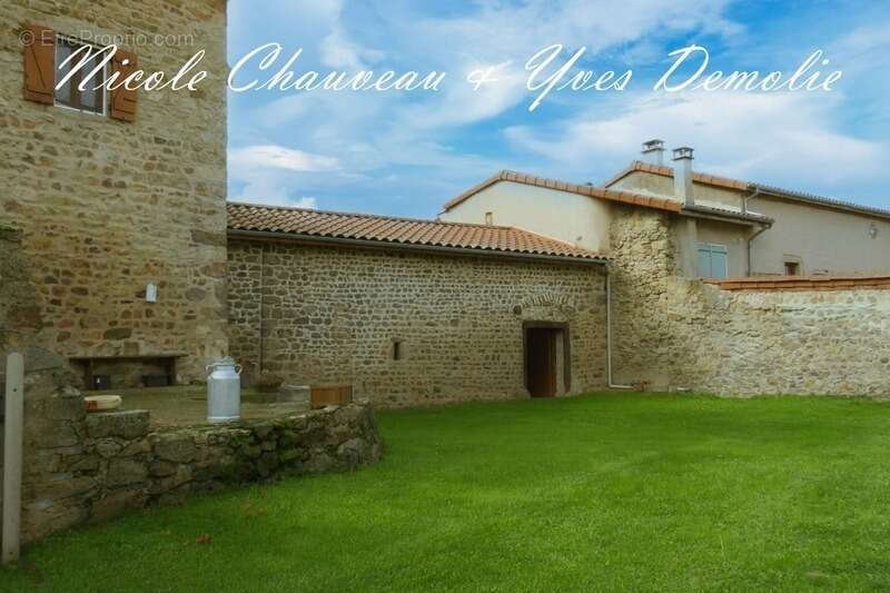 Maison à VERNET-LA-VARENNE