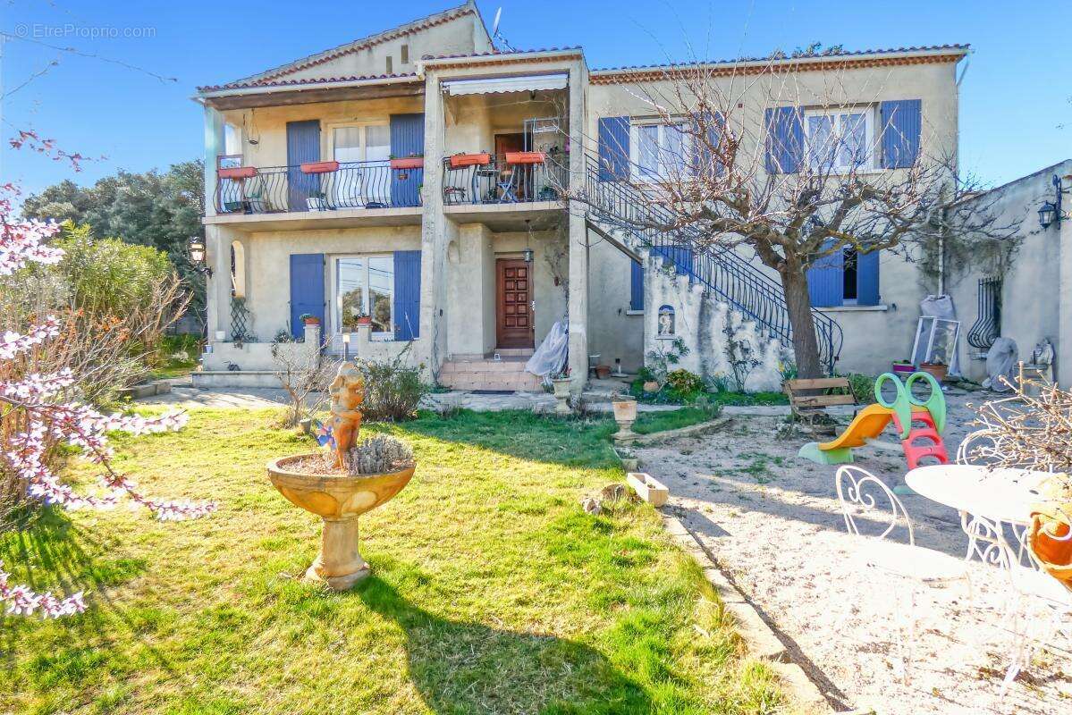 Maison à ROQUEMAURE