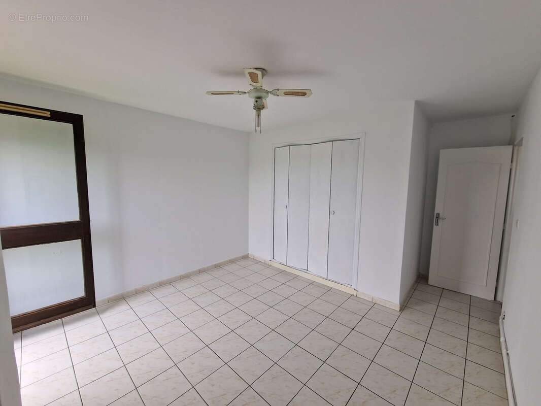 Maison à VILLEMOUSTAUSSOU