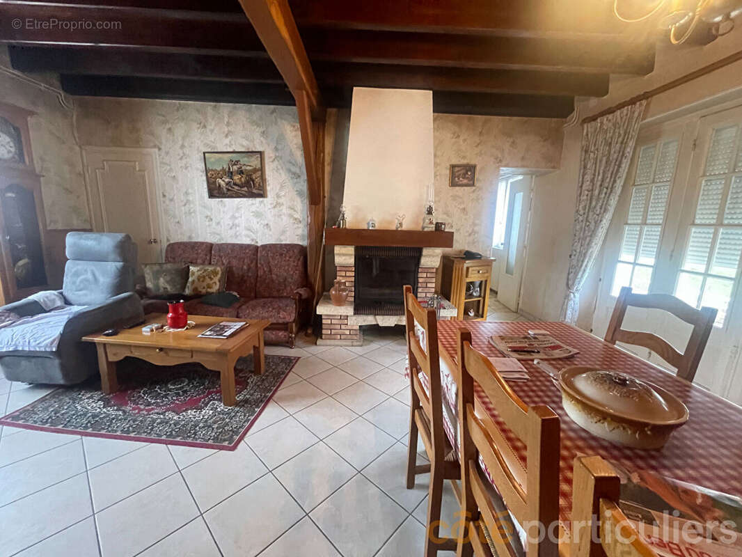Maison à VENESMES
