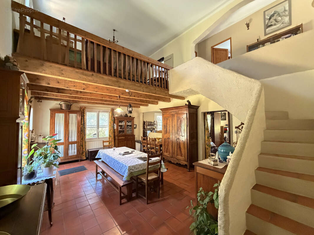 Maison à SAINT-MAXIMIN-LA-SAINTE-BAUME