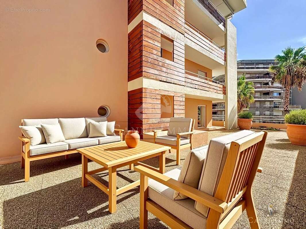 Appartement à MANDELIEU-LA-NAPOULE