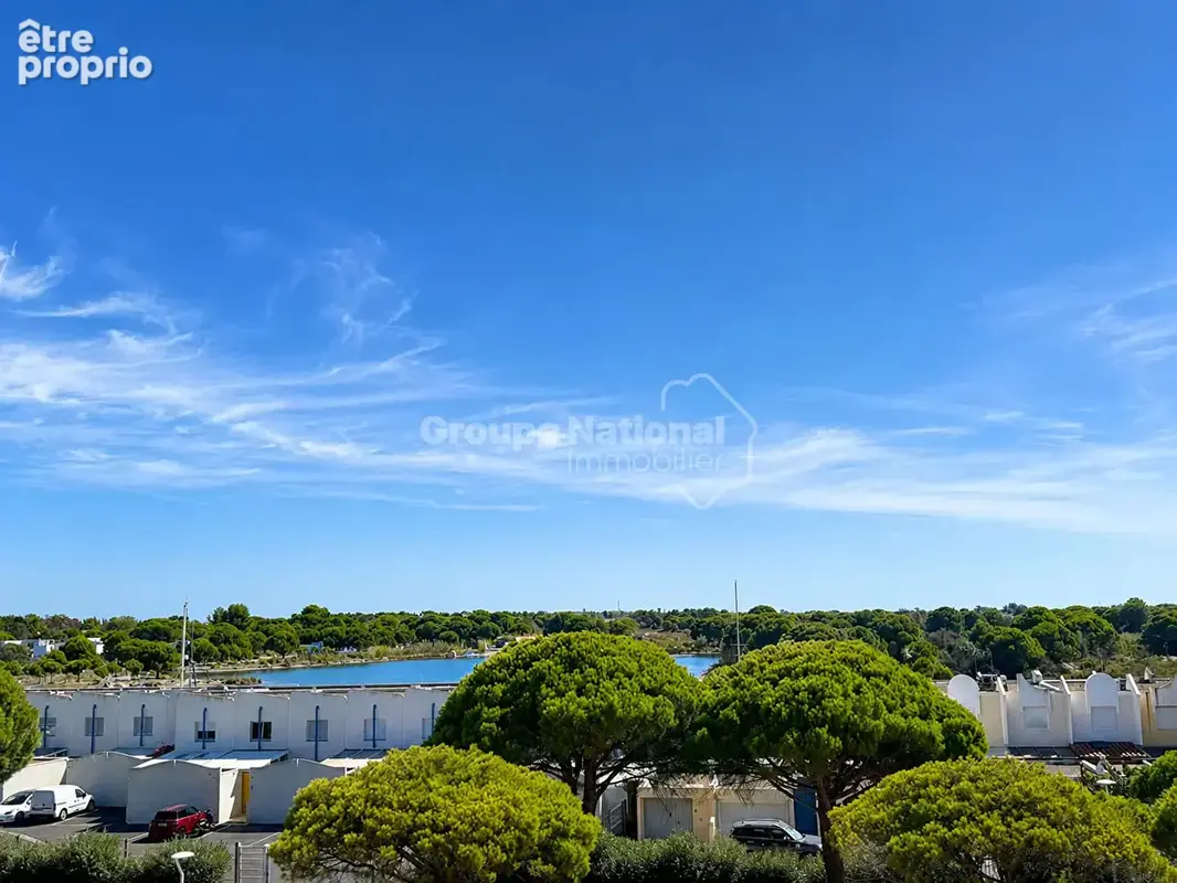 Port-Camargue Studio grande terrasse de 24m² proche plage et commerces + parking et cellier - photo 2