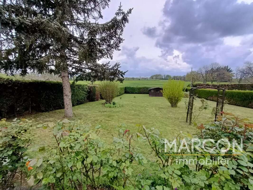 Maison à SAINT-SULPICE-LES-CHAMPS