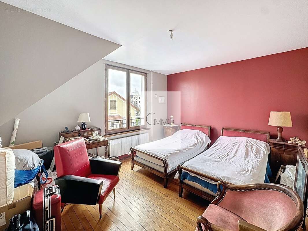 Maison à L'HAY-LES-ROSES