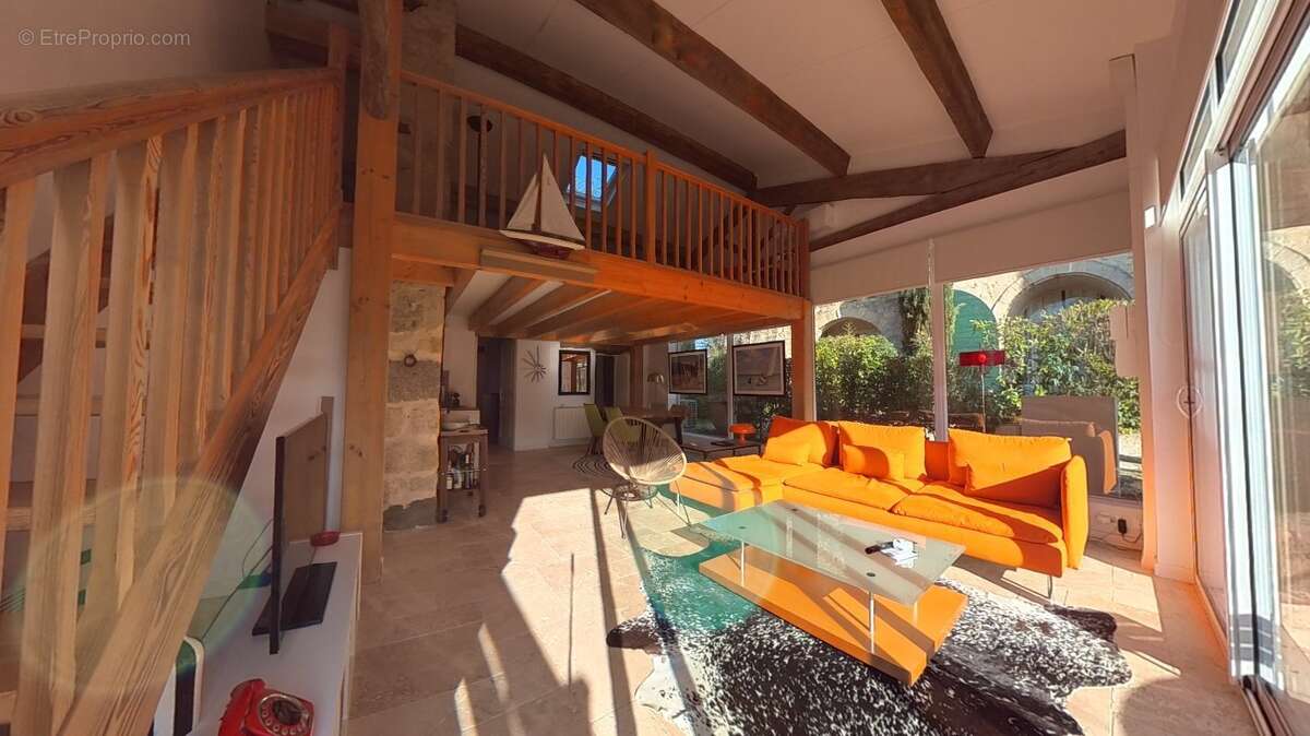 Appartement à ALIGNAN-DU-VENT