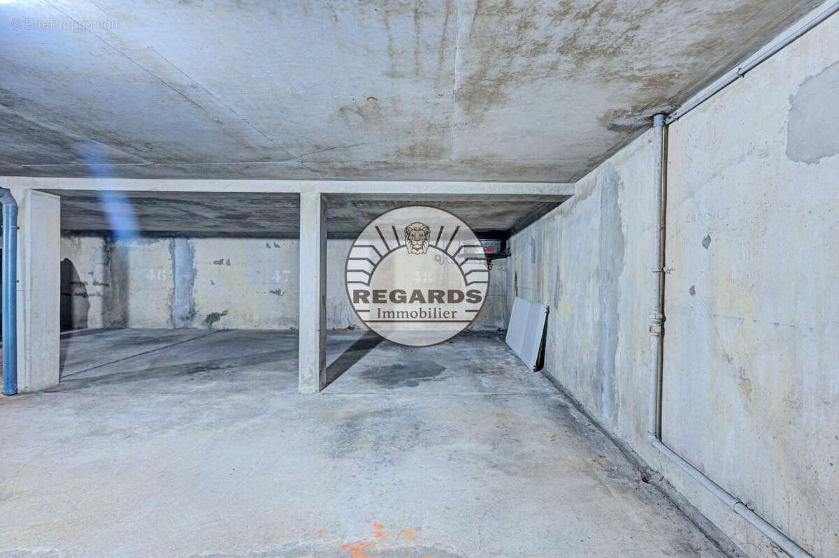 Parking 13 m² à Montrouge  - photo 2