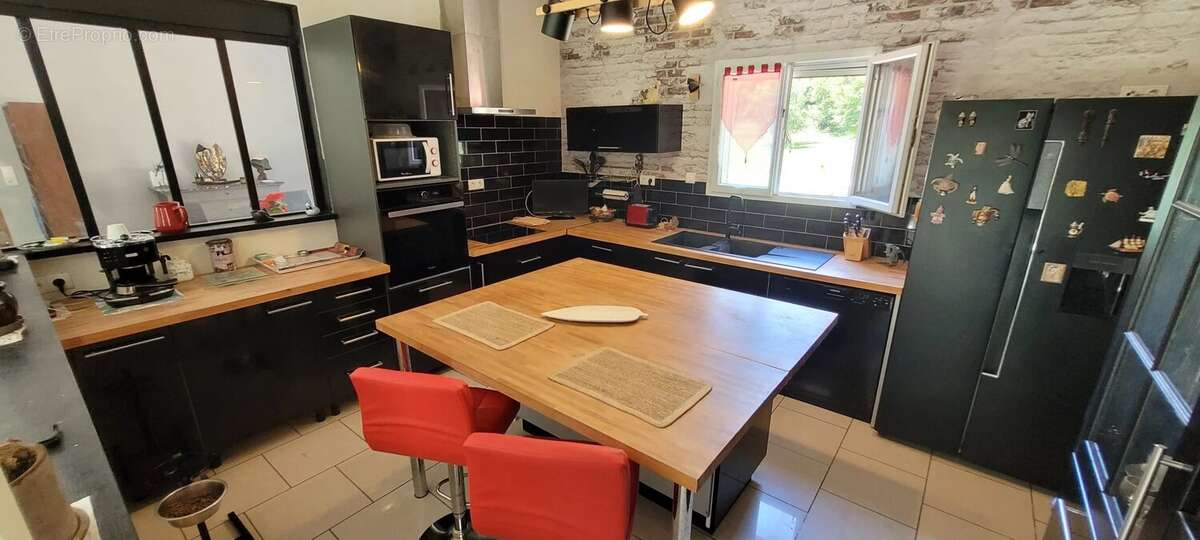 Maison à MONTAIGU-DE-QUERCY