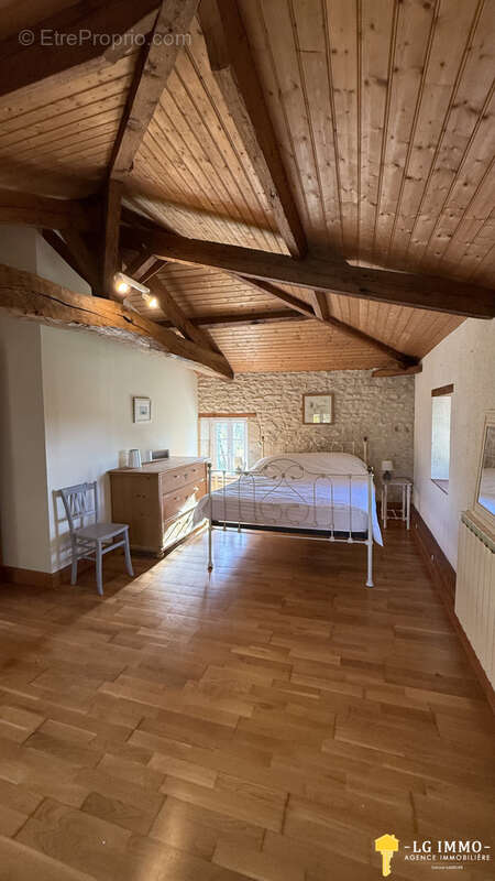 Maison à MORTAGNE-SUR-GIRONDE