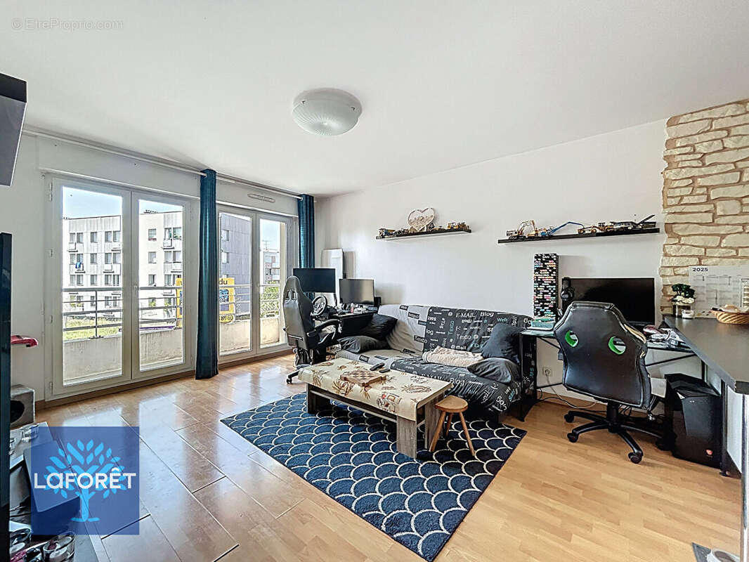 Appartement à CORBEIL-ESSONNES