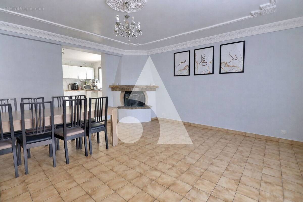 Maison à MERY-SUR-OISE