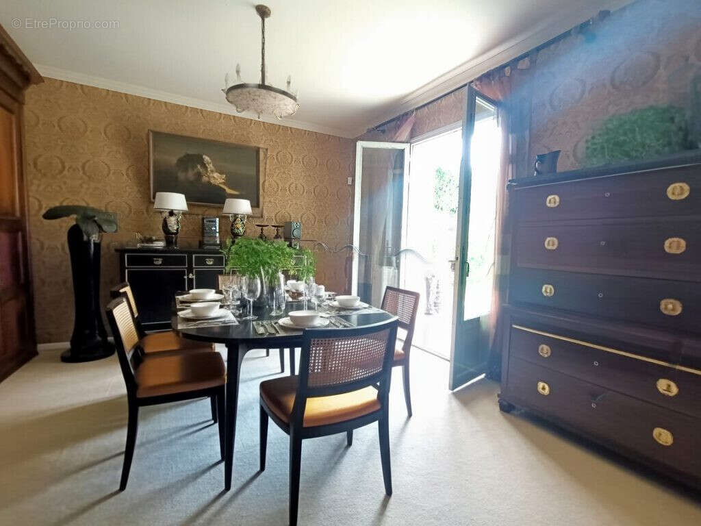 SUGGESTION IA  - Maison à SAINT-SEURIN-SUR-L'ISLE