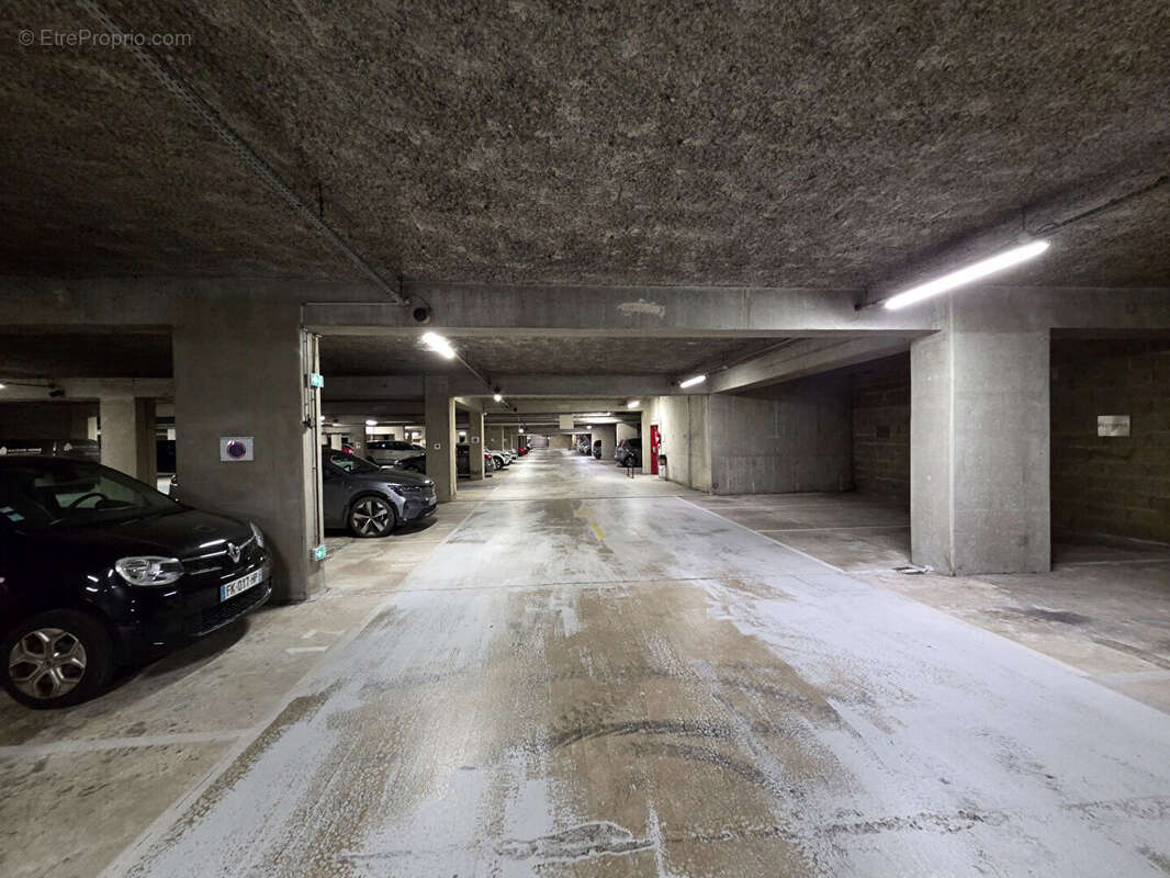 Parking à LE MANS