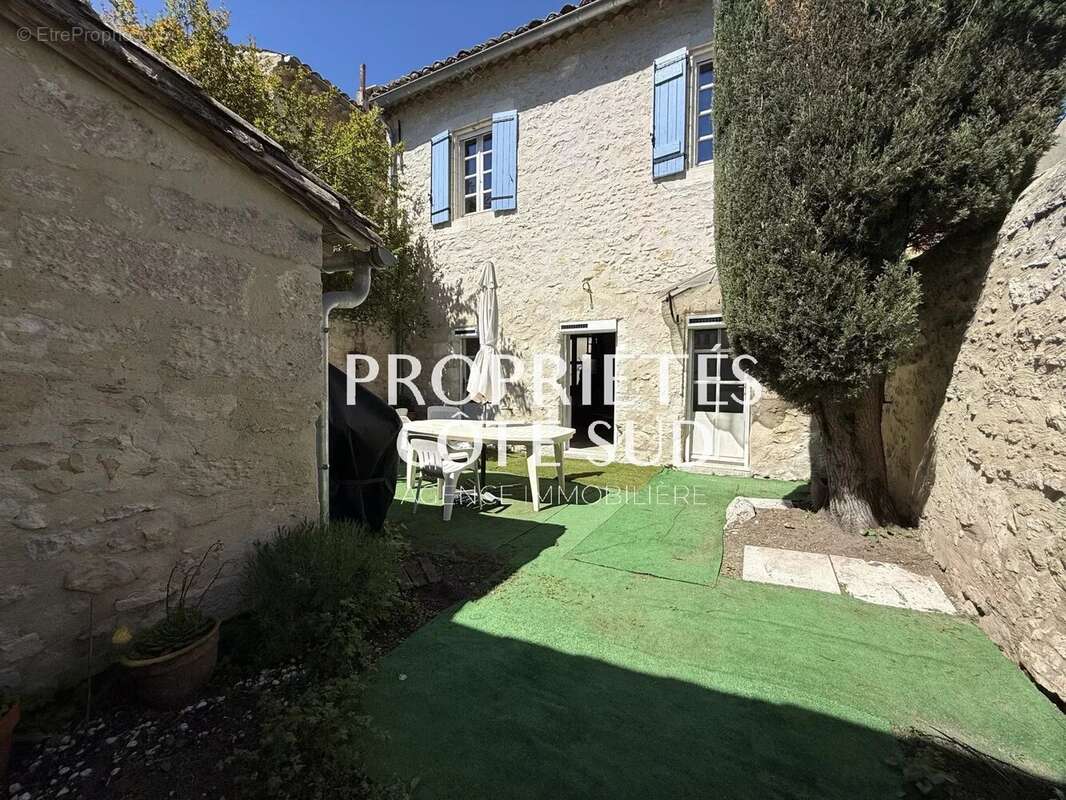 Maison à VILLENEUVE-LES-AVIGNON