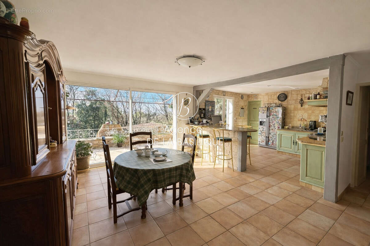 Maison à SEILLONS-SOURCE-D'ARGENS