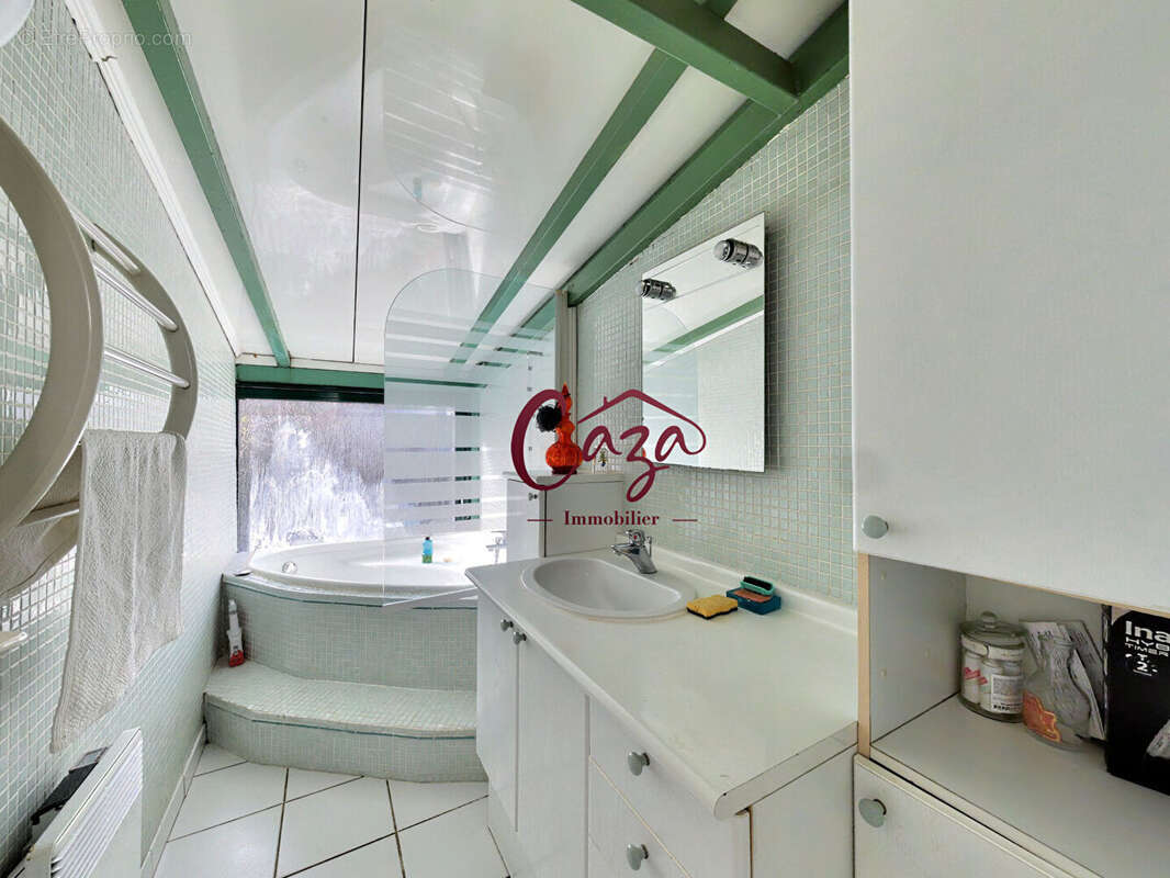 Maison à FARGUES-SAINT-HILAIRE