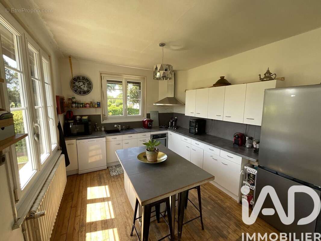 Photo 2 - Maison à LA ROCHE-DERRIEN