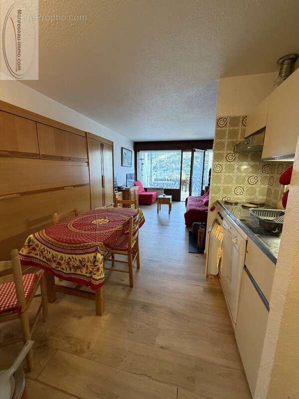 Appartement à GREOLIERES
