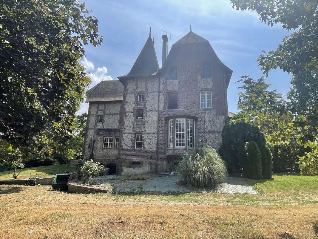 374 m² à Bernay  - photo 2