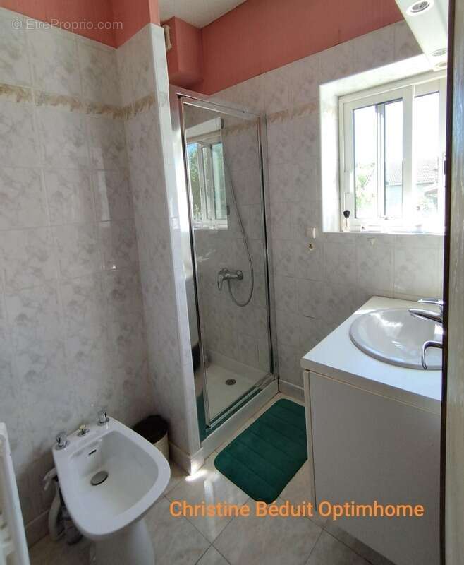 Maison à RUELLE-SUR-TOUVRE