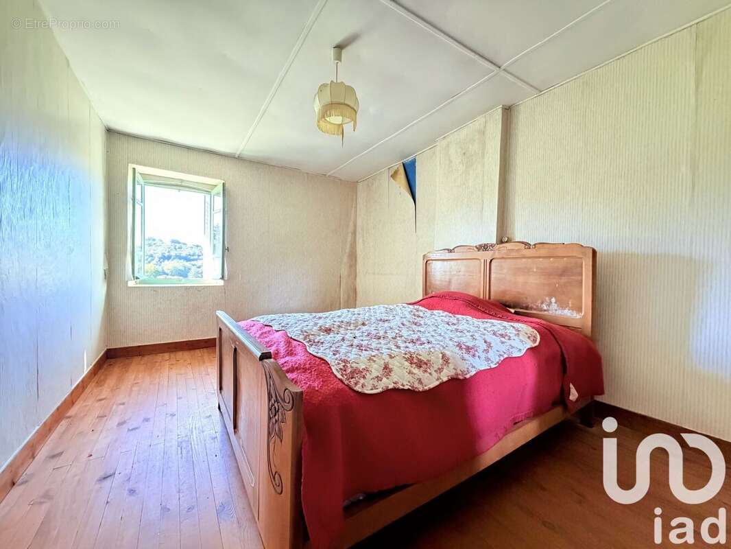 Maison 55 m² à Saint-Martin-Sainte-Catherine  - photo 9