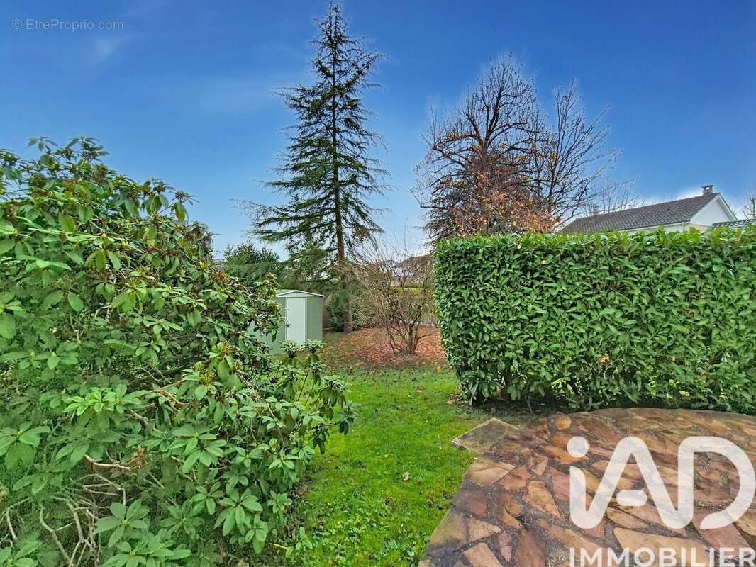 Photo 5 - Maison à LE MESNIL-SAINT-DENIS