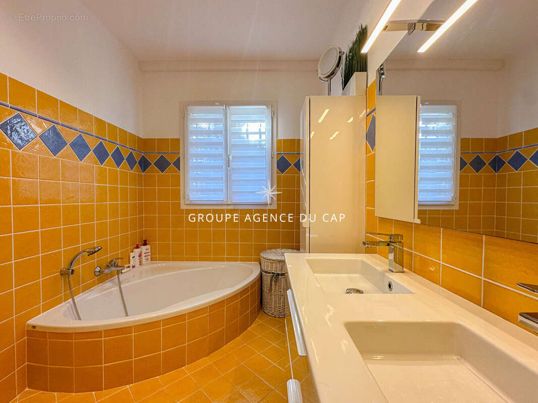 Villa de 150m2 avec piscine 4 chambres, à Sainte Maxime - photo 7