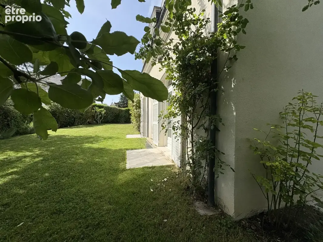 Belle maison familiale entourée de verdure - photo 10