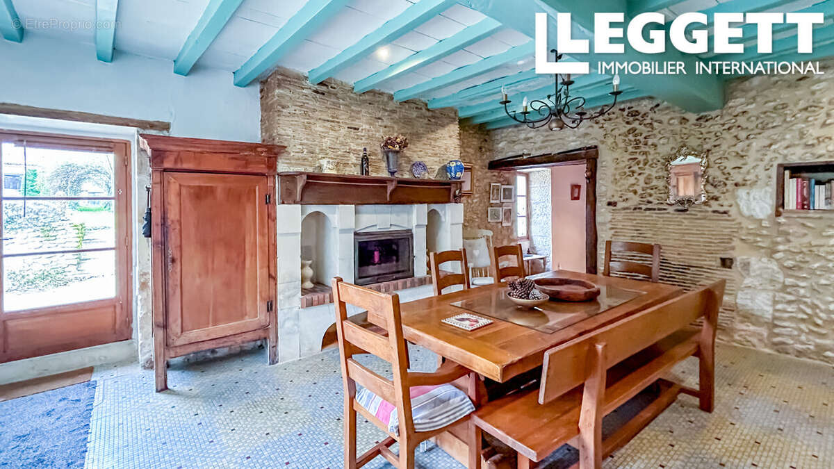 Maison à SAINT-LEON-SUR-L'ISLE