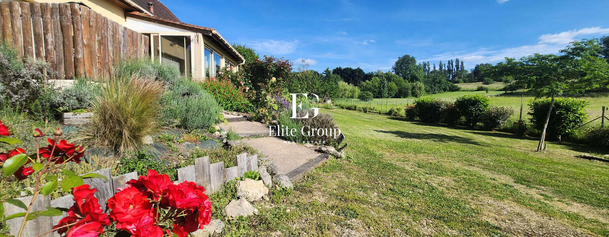 Maison à SAINT-CHAMASSY