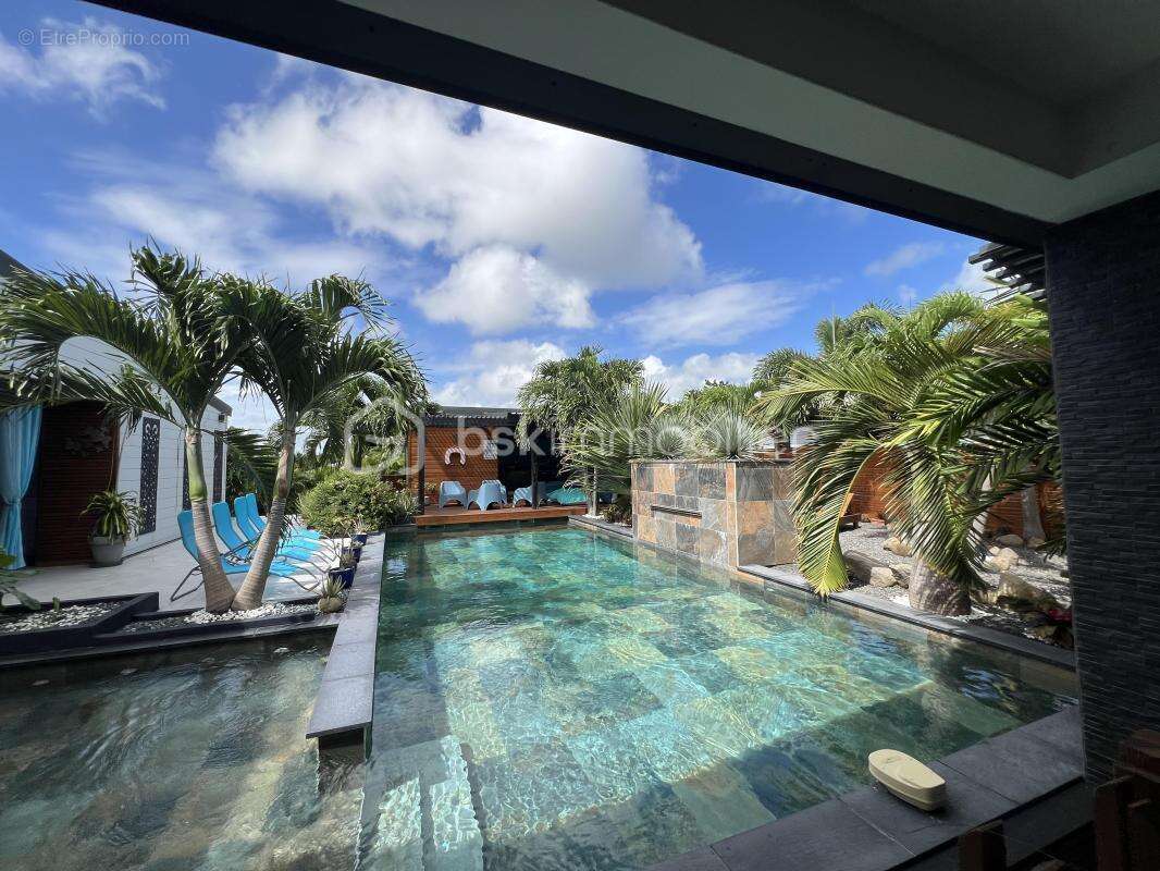 Ensemble de 2 villas t8 et t5 avec piscines de 254 m2 et 120 m2 sur un terrain de 2054 m2 - photo 2