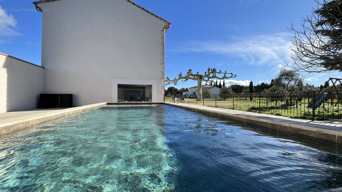 Maison à PERNES-LES-FONTAINES