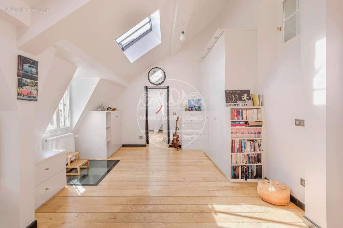 Appartement à PARIS-2E