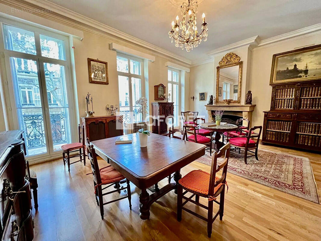 Appartement à MARSEILLE-1E